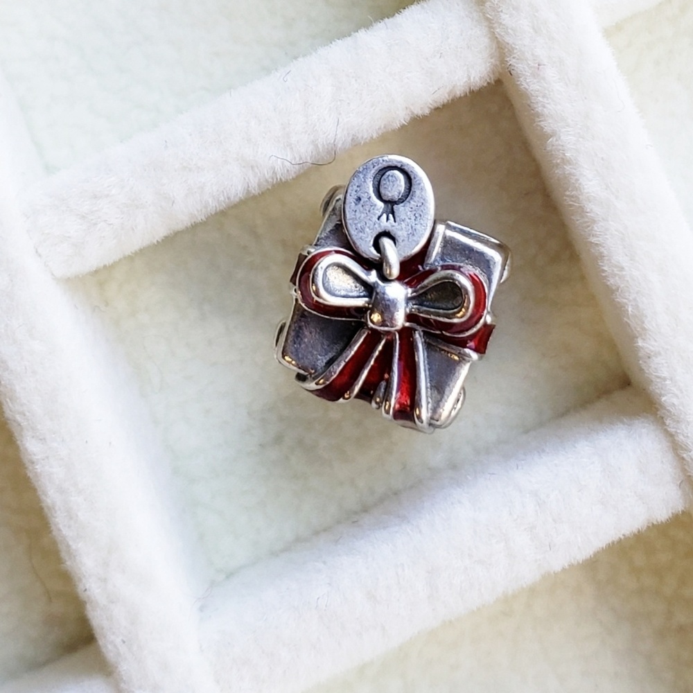 Authentic Pandora Precious Gift